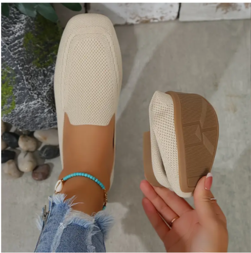 Sapatos baixos femininos com uma tira, respiráveis com cabeça quadrada e tamanho grande para pés largos, sapatos casuais e leves para caminhadas em todas as estações