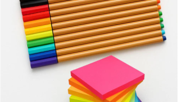 Kit 12 Canetinhas Ponta Fina + Bloco Adesivo 100 Folhas Organização Produtividade