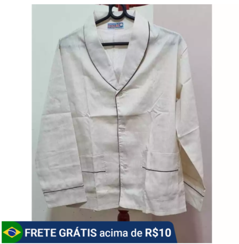 Pijama Masculino com blusa estilo casaco com bolsos, gola e fechamento com botões. Calça com fechamento em botão/cordão