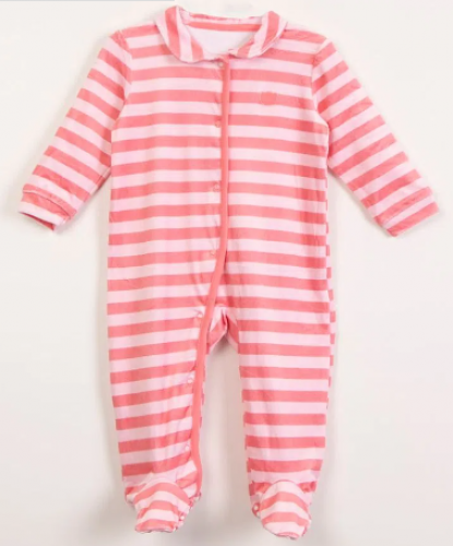 Macacão infantil de plush listrado rosa claro