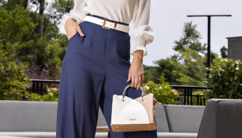 Calça Azul em Viscose Plana Sarjada
